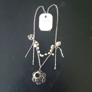 Costume Jewelry. Delicate chain with pearls and charms.